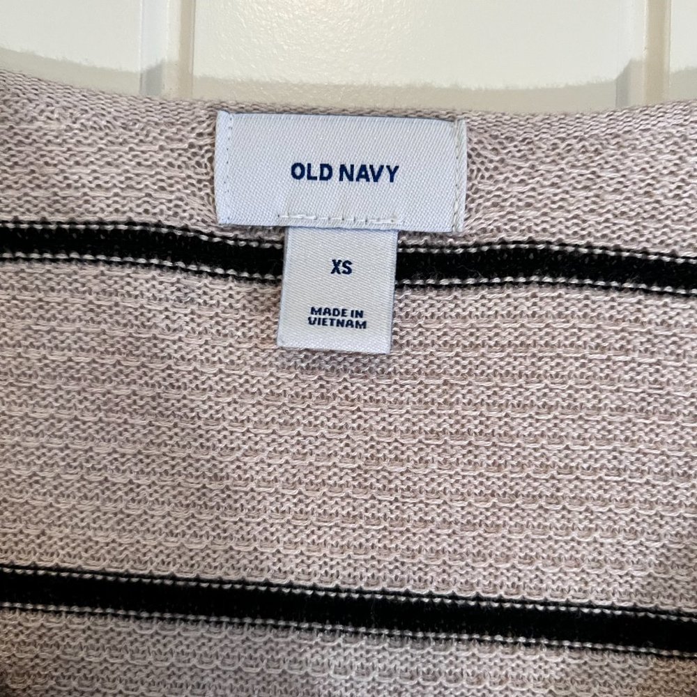 Old Navy Black and Tan Tunic - Picture 2 of 5